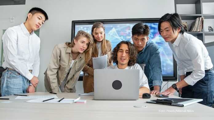 Ilustrasi Gagap Menangani Gen Z, Performa Perusahaan Bisa Terancam.