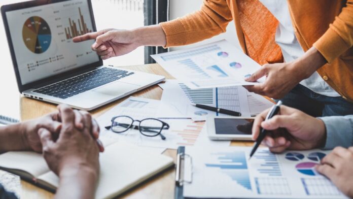 Wajib Tahu! Ini Dampak Kenaikan UMP 2023, Karyawan Tetap Miskin!