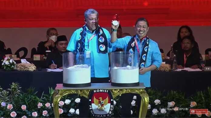 Daftar Lengkap Nomor Urut Partai Politik Peserta Pemilu 2024.
