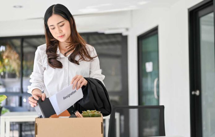 karyawan resign massal dari perusahaan